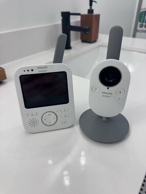 Philips Avent White & Gray Baby Monitor with Video and Audio